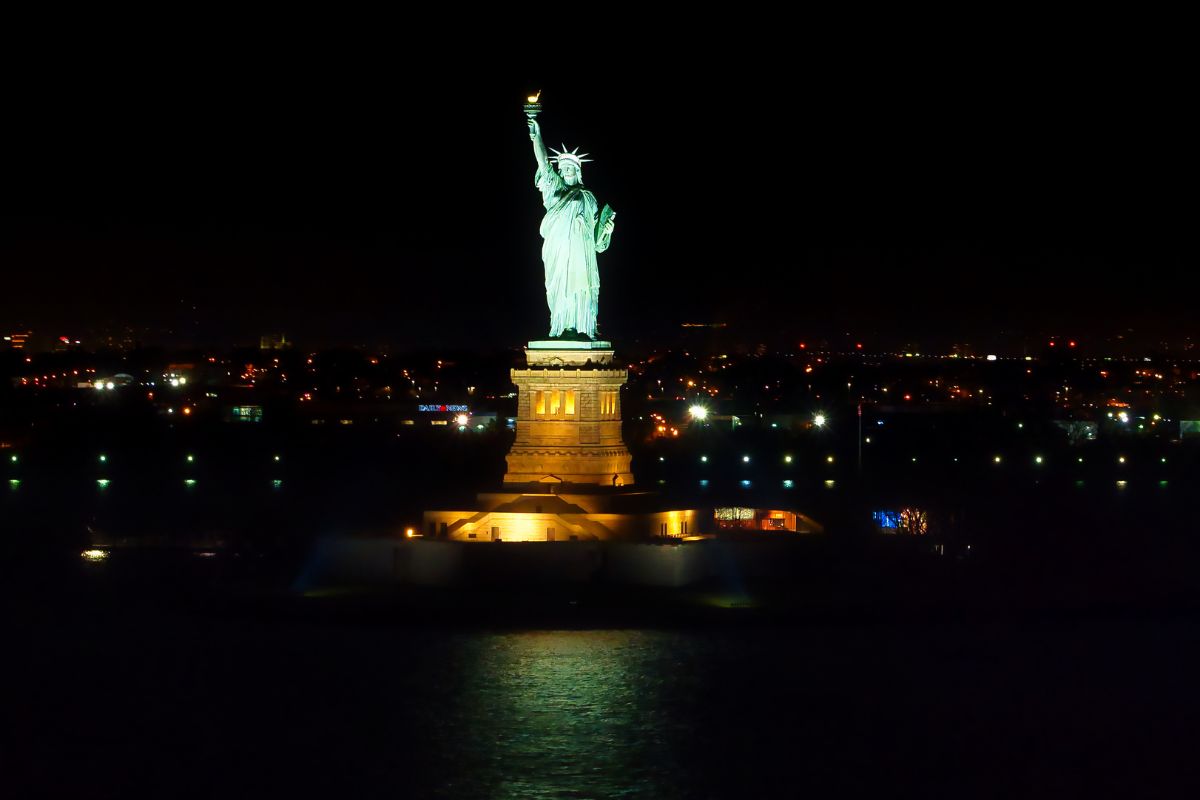 Statue de la Liberté de nuit