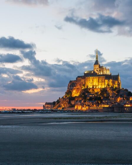 Ne manquez pas la grande marée au Mont-Saint-Michel demain !