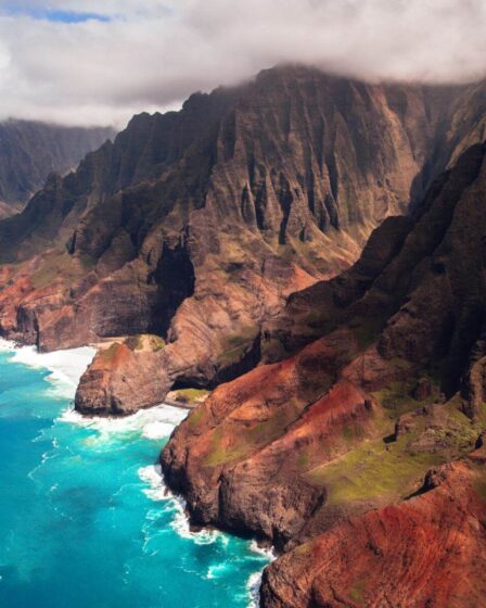 Découvrez la seule plage au monde avec du sable vert : ses secrets révélés