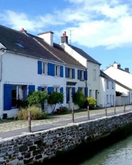 Découvrez le charmant port de Charente-Maritime aux maisons blanches