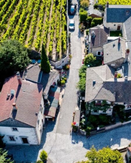 Découvrez le village perché du Beaujolais, à 1h de Lyon