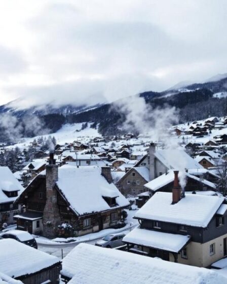 Village du Jura enneigé : un séjour inoubliable prolongé d'une semaine