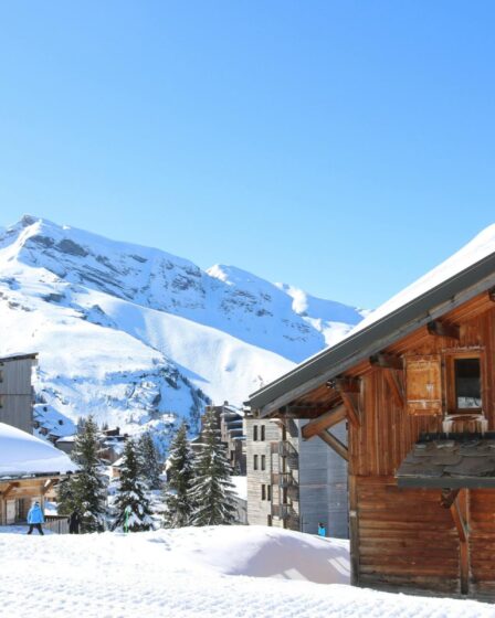 Hameau oublié des Alpes : un refuge magique pour aventuriers du cocooning