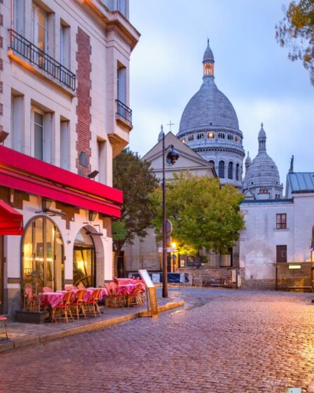 Kiosques parisiens : les alliés incontournables des touristes à Paris