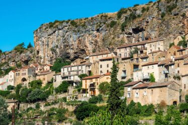 Village troglodytique en Aveyron : un secret géologique de 200 millions d'années