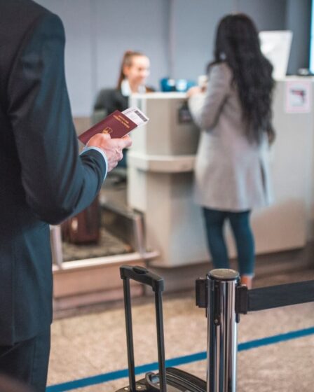 Lune de miel perdue : un couple perd 2 700€ à l'aéroport à cause d'un détail