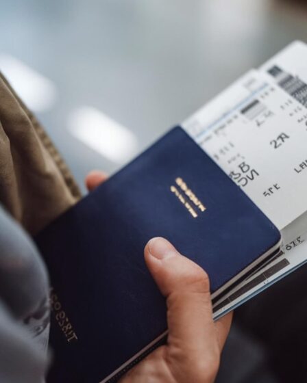 Ciel français en crise : hausse des taxes et envolée des prix des vols