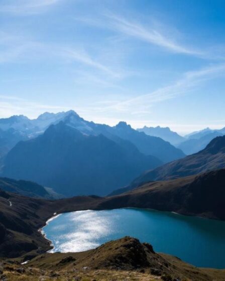 Découvrez le plus grand lac naturel d'altitude d'Europe en PACA