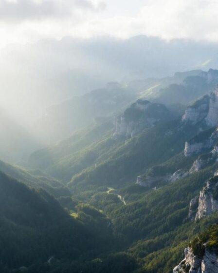 Massif montagneux spectaculaire en France : le paradis des randonneurs