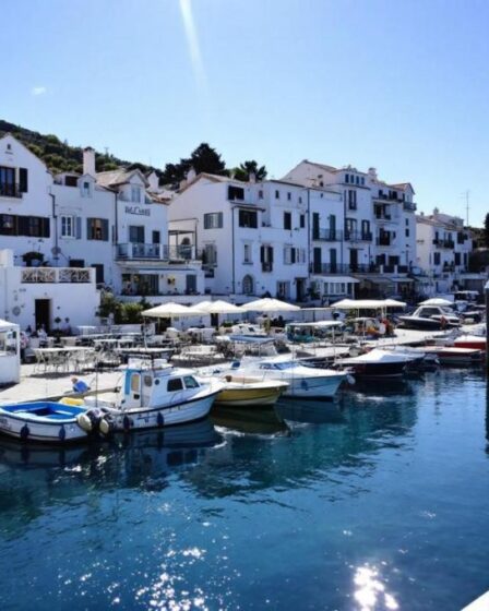 Découvrez le "Mykonos de l'Hérault" : un village du sud captivant