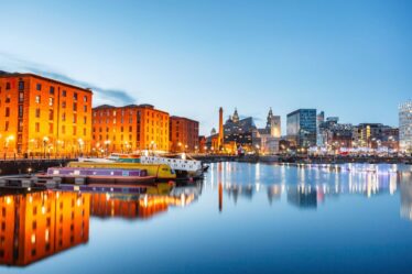 Retraite paisible : vivre mieux dans une charmante ville lacustre