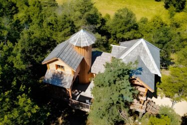 Châteaux perchés en Haute-Loire : une expérience unique en France