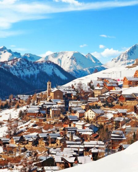 Découvrez un village mystique à 2000 mètres d'altitude en pleine nature