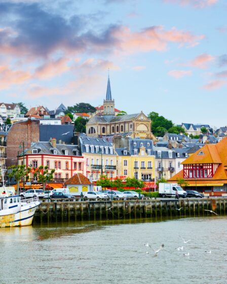 Vivre près de la mer en Normandie : un coin paisible et abordable