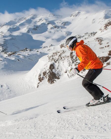 Ski à moitié prix : profitez des semaines de réduction pour dévaler les pistes