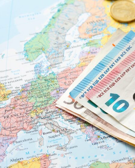 Un pays européen abandonne sa monnaie pour l'euro en 2026 : impact voyage