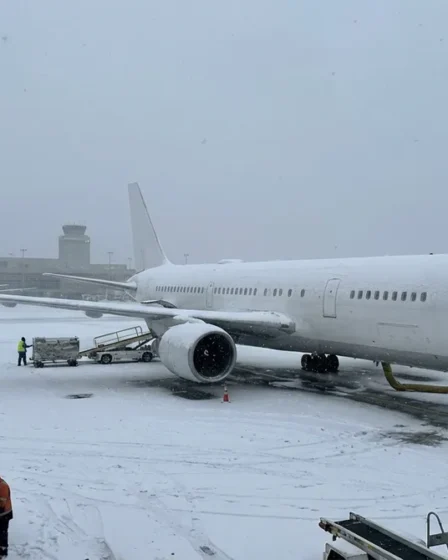 Neige à Paris : 30 % de vols annulés à CDG et Orly pendant les vacances