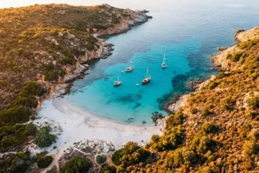 Crise au Moyen-Orient : 5 régions françaises attirant 800 000 vacanciers en 2026