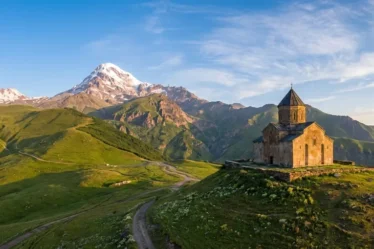 Géorgie 2026 : voyage complet à partir de 450 €, hébergement et repas inclus