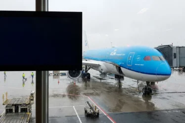 KLM suspend ses vols vers Dubaï : rebooking, remboursements et alternatives