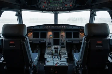 Transavia : deux passagères dans le cockpit pour masquer un surbooking