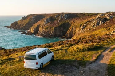 Van aménagé été 2026 : 5 itinéraires à partir de 50 €/jour sans avion