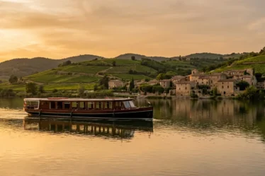 Comparatif des croisières fluviales en France : CroisiEurope, Viking, Le Boat