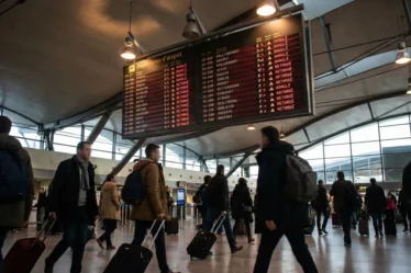 Grève des contrôleurs aériens en avril : 75 % des vols menacés en France