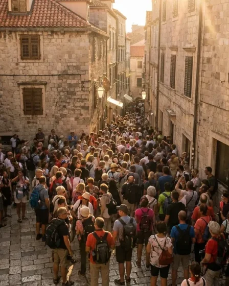 Overtourisme en Europe : plafonds de visiteurs et taxes dès 2026