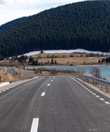 Route dans les Carpates